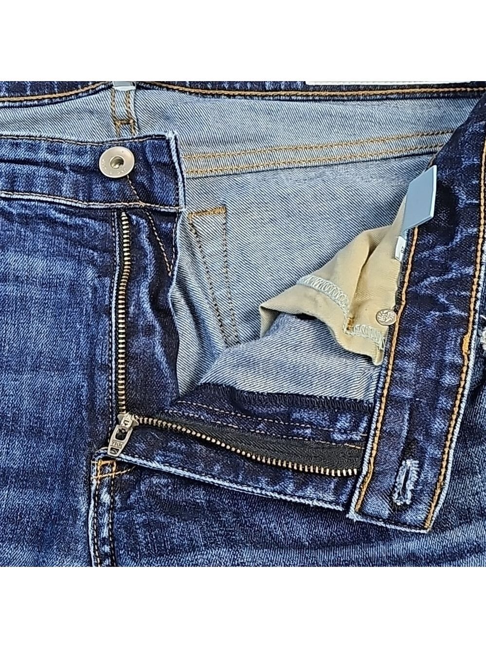 Rag & Bone Dre Low Rise Slim Boyfriend Distressed Destructed Jean in Harper Wash - Picture 8 of 16